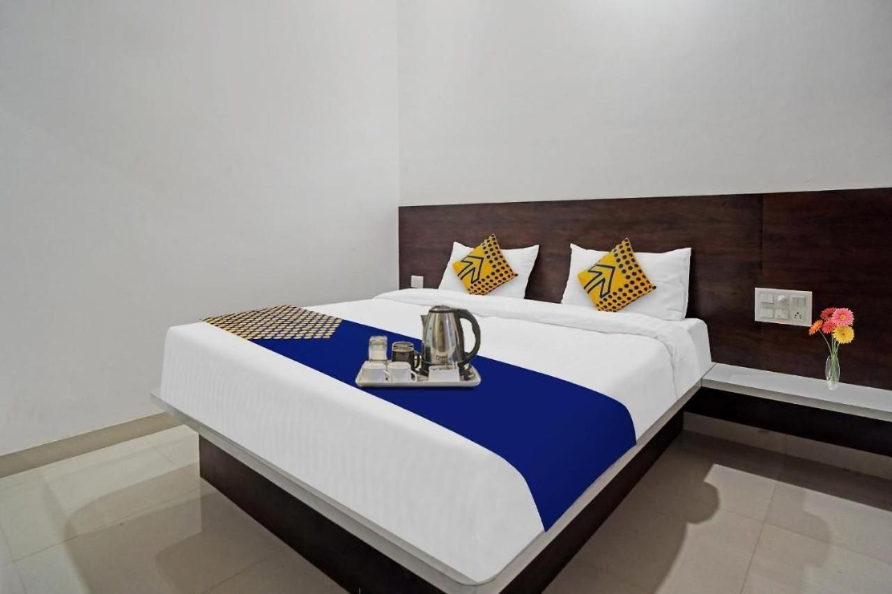 Hotel Angan Удайпур Екстериор снимка