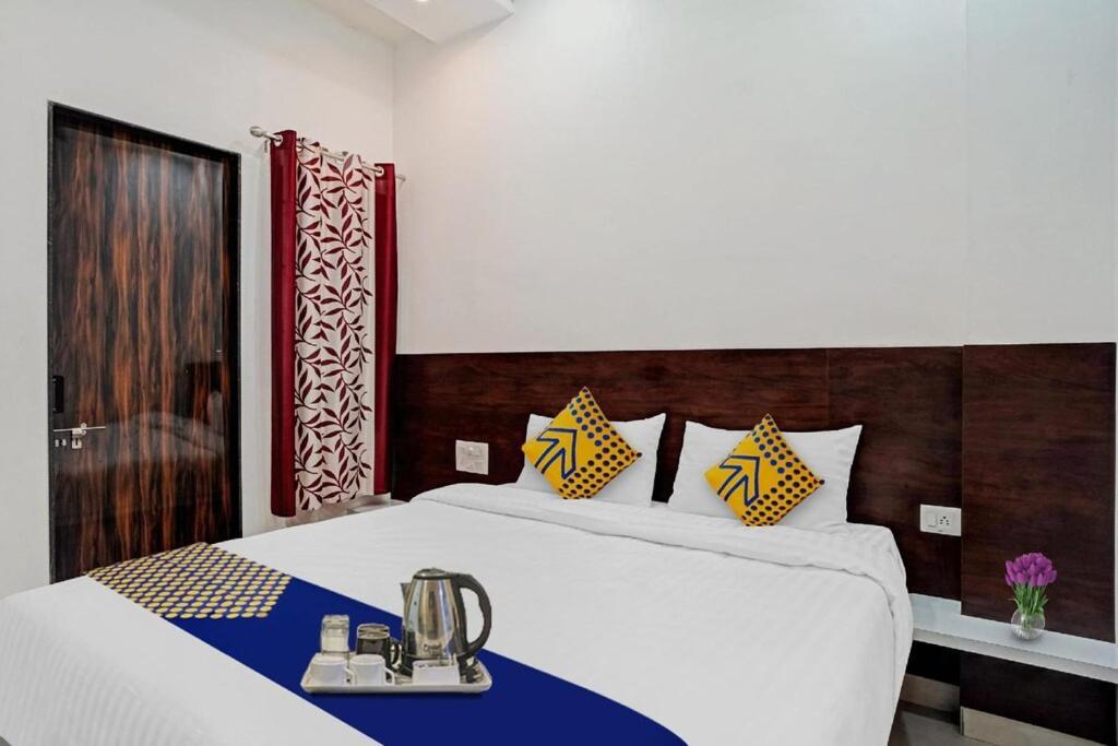 Hotel Angan Удайпур Екстериор снимка