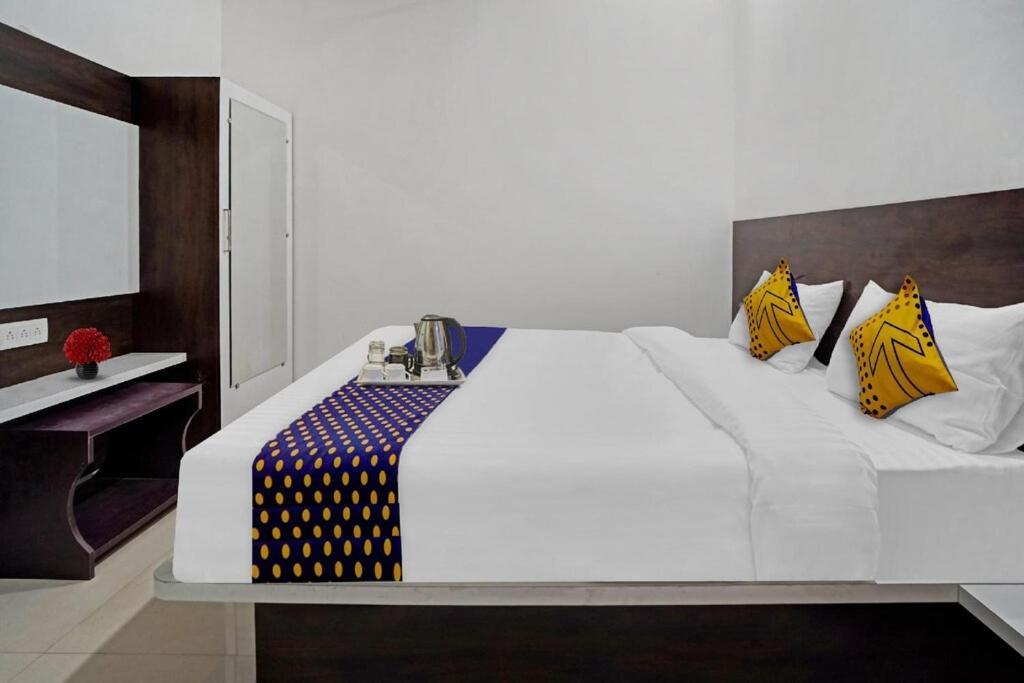 Hotel Angan Удайпур Екстериор снимка