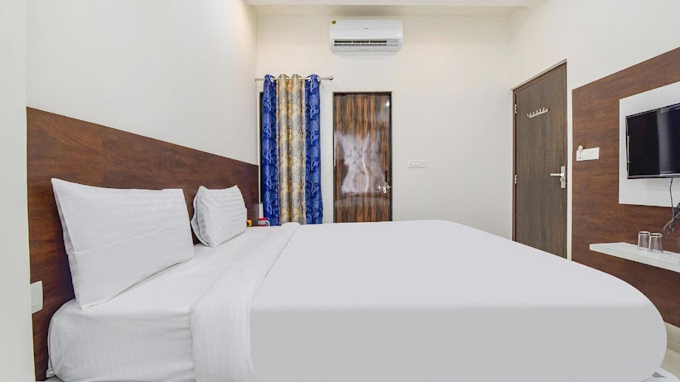 Hotel Angan Удайпур Екстериор снимка